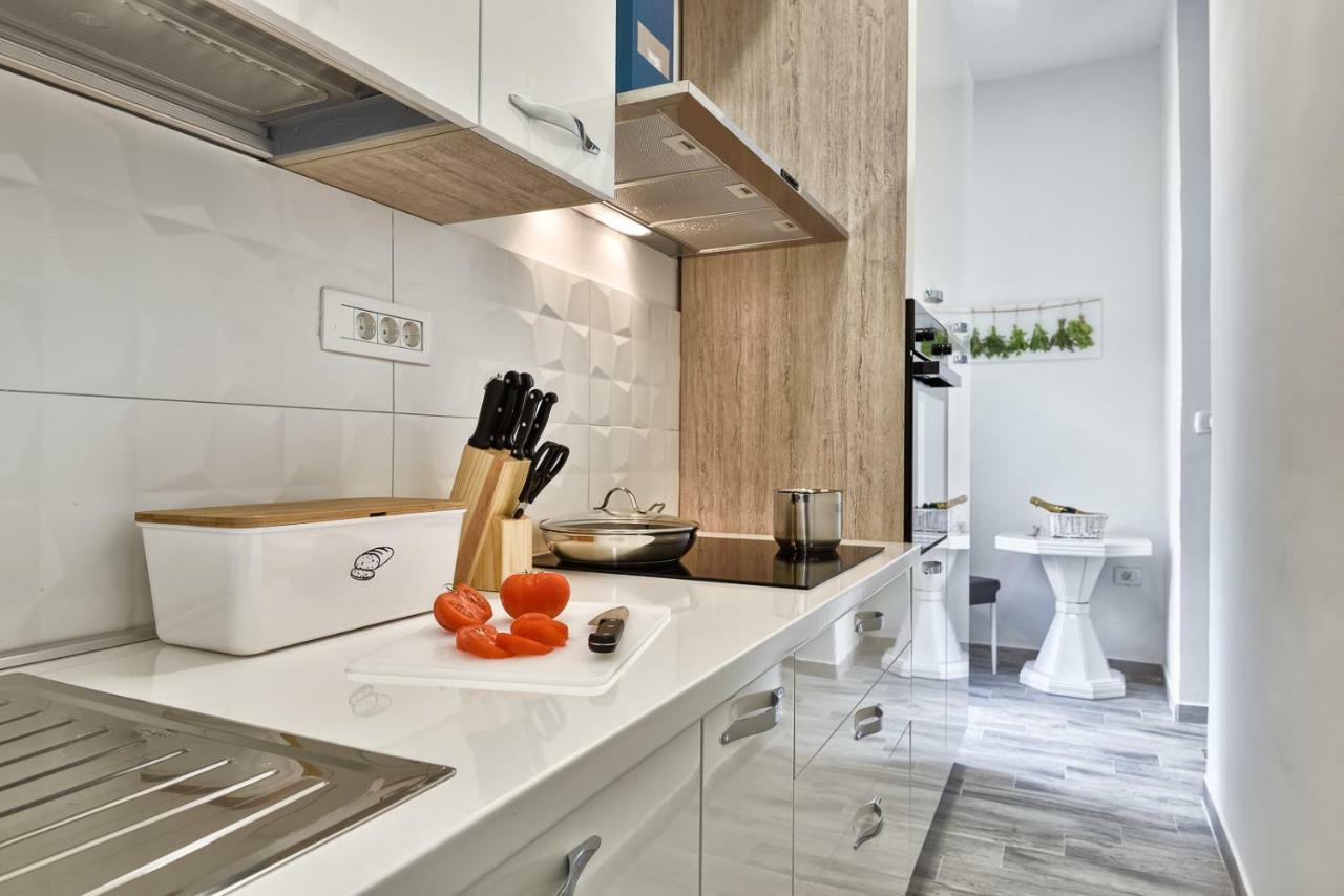 Apartment 20M From Arena Pula Exteriér fotografie