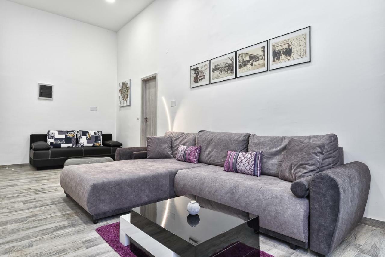 Apartment 20M From Arena Pula Exteriér fotografie